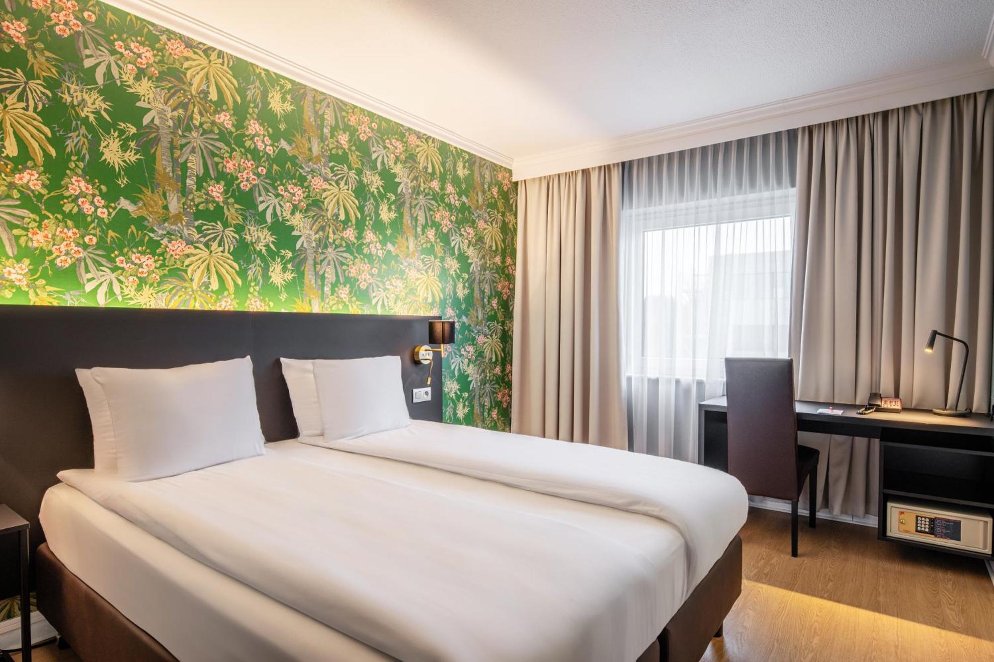 Thon Hotel Brussels Airport Дигем Экстерьер фото