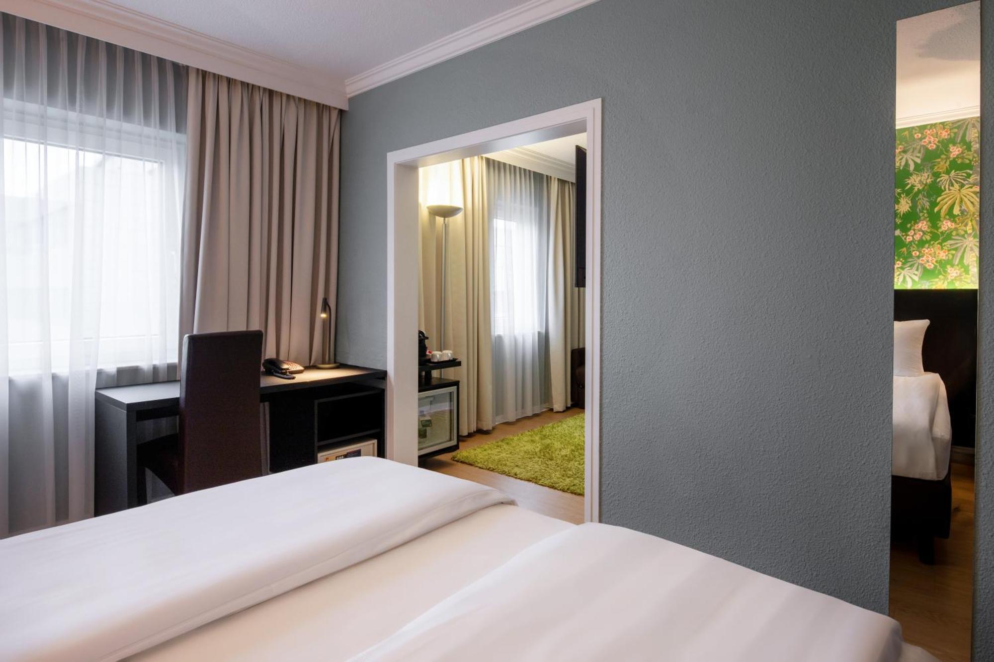Thon Hotel Brussels Airport Дигем Экстерьер фото